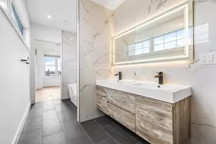 360 Athens St, Boston, MA 02127 - Photo 16