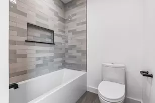 360 Athens St, Boston, MA 02127 - Photo 12