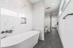 360 Athens St, Boston, MA 02127 - Photo 16