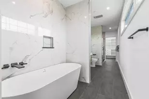 360 Athens St, Boston, MA 02127 - Photo 18