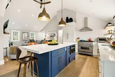 61 Spofford St, Newburyport, MA 01950 - Photo 6