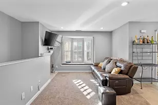 709 Gazebo Cir, Reading, MA 01867 - Photo 2