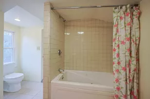 18 Beacon Pl, Melrose, MA 02176 - Photo 20