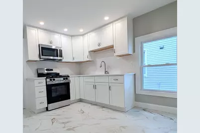 121 Whitman St #2, New Bedford, MA 02745 - Photo 1