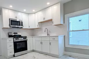 121 Whitman St, New Bedford, MA 02745 - Photo 1