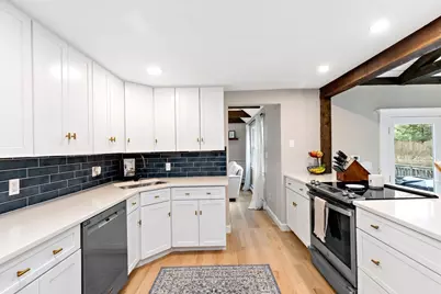 49 Thompson St, Pembroke, MA 02359 - Photo 10