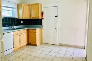 8 Berkeley St, Watertown, MA 02472 - Photo 4