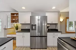 3 Adams Ave, Methuen, MA 01844 - Photo 8