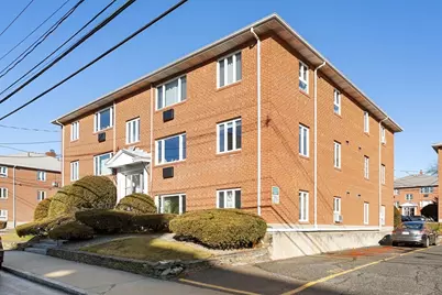 133 Warren St #3, Watertown, MA 02472 - Photo 2