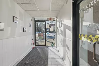 7 Stewart St, Haverhill, MA 01830 - Photo 8