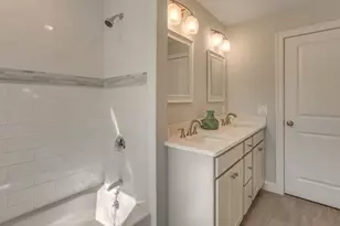 107 Warren St, Medford, MA 02155 - Photo 22