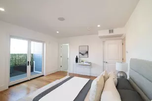 726 E 8th St, Boston, MA 02127 - Photo 10