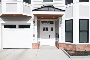 726 E 8th St, Boston, MA 02127 - Photo 16