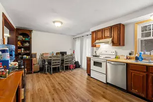 82 Monroe St, Amesbury, MA 01913 - Photo 8