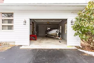 23 Allen St, West Brookfield, MA 01585 - Photo 24