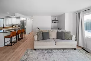 491 S West St, Agawam, MA 01030 - Photo 10