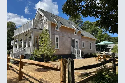 9 Brunswick, Oak Bluffs, MA 02557 - Photo 2