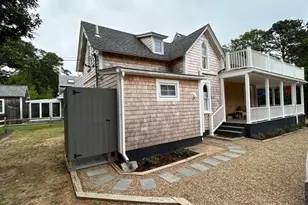 9 Brunswick, Oak Bluffs, MA 02557 - Photo 4