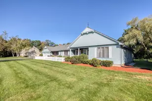 24 McIntosh Dr, Wilbraham, MA 01095 - Photo 2