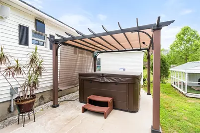 520 S Main St, Orange, MA 01364 - Photo 24