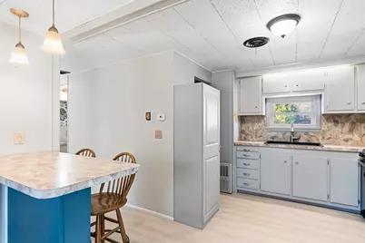 520 S Main St, Orange, MA 01364 - Photo 8