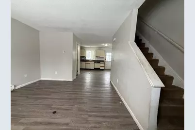 189 Essex St #H, Springfield, MA 01151 - Photo 4