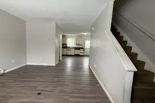 189 Essex St, Springfield, MA 01151 - Photo 4