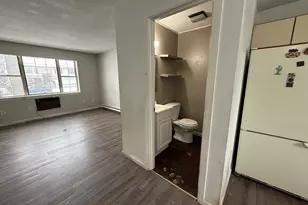 189 Essex St, Springfield, MA 01151 - Photo 6