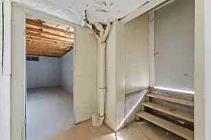 13-15 Decatur St, Springfield, MA 01151 - Photo 34