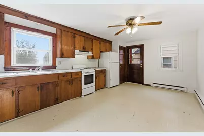 13-15 Decatur Street, Springfield, MA 01151 - Photo 18