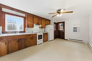 13-15 Decatur St, Springfield, MA 01151 - Photo 18