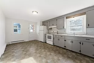 13-15 Decatur St, Springfield, MA 01151 - Photo 4