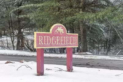 610 Ridgefield Cir #B, Clinton, MA 01510 - Photo 36