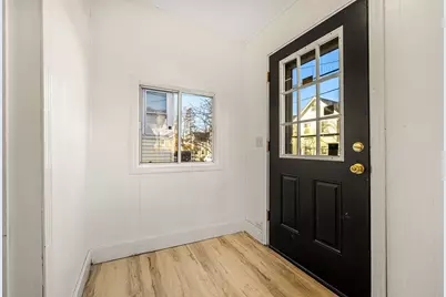 4 Belle Isle Ave, Revere, MA 02151 - Photo 6