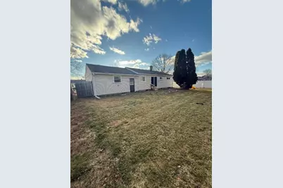 36 Daley St, Chicopee, MA 01013 - Photo 4