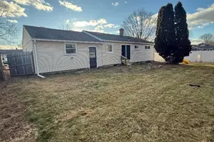 36 Daley St, Chicopee, MA 01013 - Photo 4