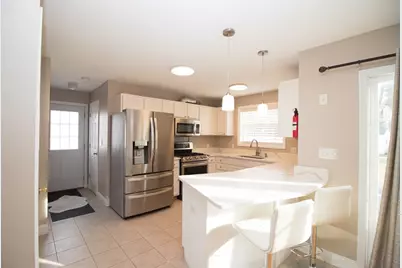 694 Westford St, Lowell, MA 01851 - Photo 4