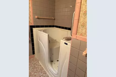 172 Florence St, Melrose, MA 02176 - Photo 10