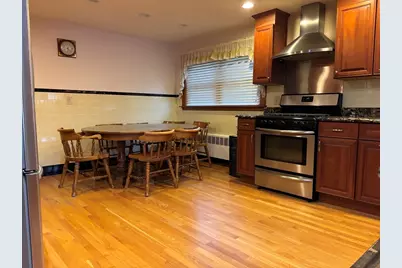 172 Florence St, Melrose, MA 02176 - Photo 4