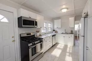 22 Oak St, Winchester, MA 01890 - Photo 2