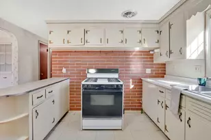 865 S Branch Pkwy, Springfield, MA 01118 - Photo 12