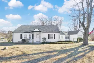 865 S Branch Pkwy, Springfield, MA 01118 - Photo 1