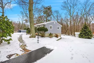 358 Underwood St, Holliston, MA 01746 - Photo 2