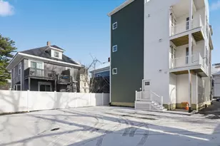 8 Vine St, Haverhill, MA 01830 - Photo 22