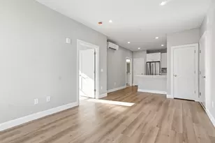 8 Vine St, Haverhill, MA 01830 - Photo 4