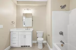 8 Vine St, Haverhill, MA 01830 - Photo 12