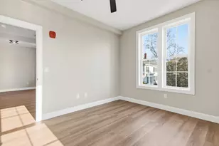 8 Vine St, Haverhill, MA 01830 - Photo 18