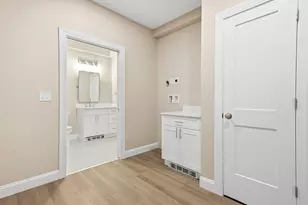 8 Vine St, Haverhill, MA 01830 - Photo 16