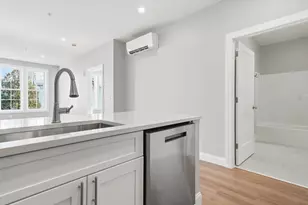 8 Vine St, Haverhill, MA 01830 - Photo 12