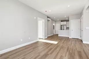 8 Vine St, Haverhill, MA 01830 - Photo 6